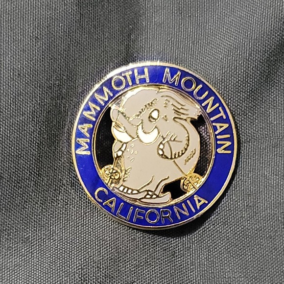 Vtg Ski Mammoth Mountain California Lapel Pin - Picture 1 of 2